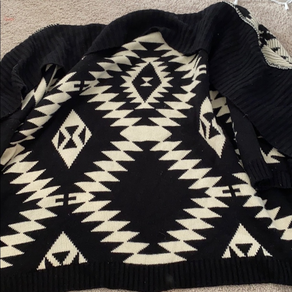 Black/white aztec print cardigan